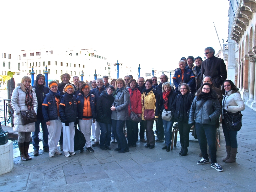 Amici di Loro Piceno e di St. Nikolai in Sausal in visita a Venezia in "caorlina"